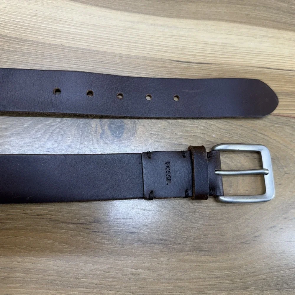 Fossil Mens Belt Size 42 Dark Brown Leather